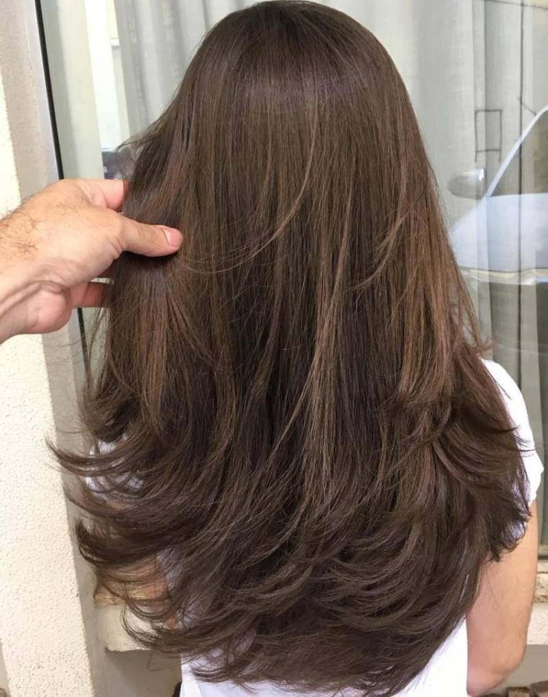 Каскад на длинные волосы 2024 года (71 фото): женская стрижка придающая объем без укладки, круглый, рваный, с челкой и без