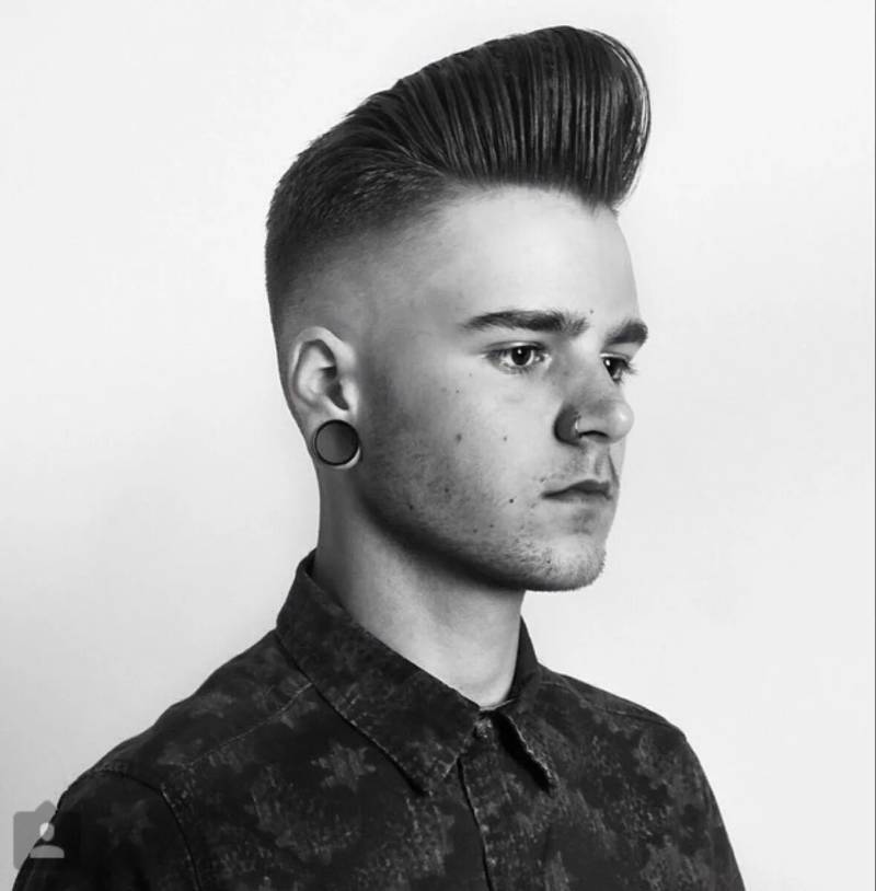 Мужские стрижки на короткие волосы 2024 (119 фото): креативная укладка прямых и вьющихся волос назад, с пробором на бок