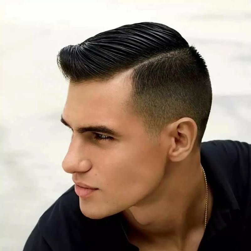 Мужские стрижки на короткие волосы 2024 (119 фото): креативная укладка прямых и вьющихся волос назад, с пробором на бок